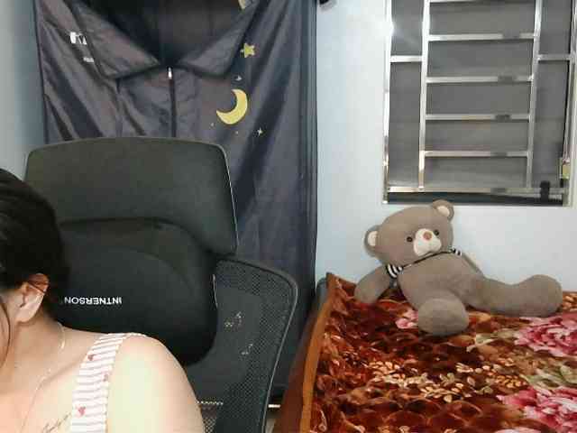 girl30slutty webcam