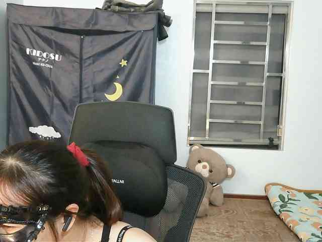 Modella: girl30slutty