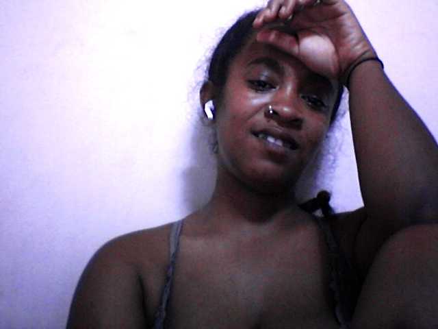 silviaLaBombe live cam preview
