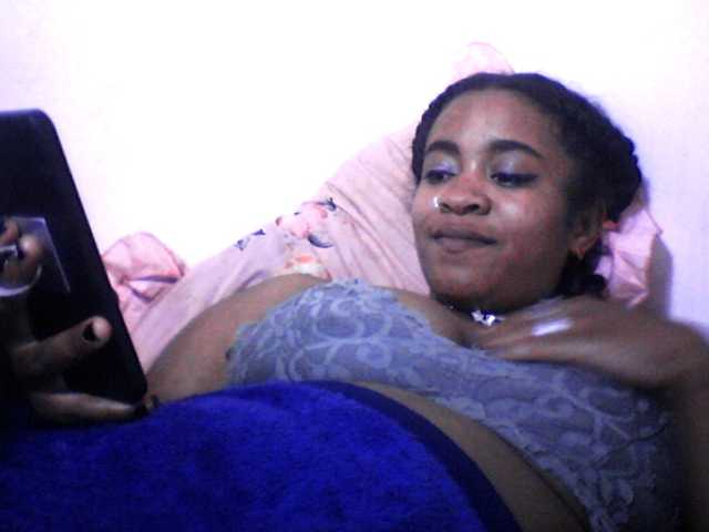 Mayrah live cam on BongaCams