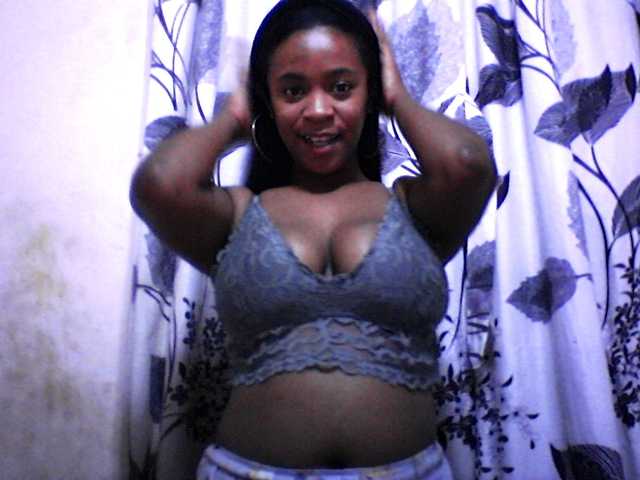 silviaLaBombe's BongaCams show and profile