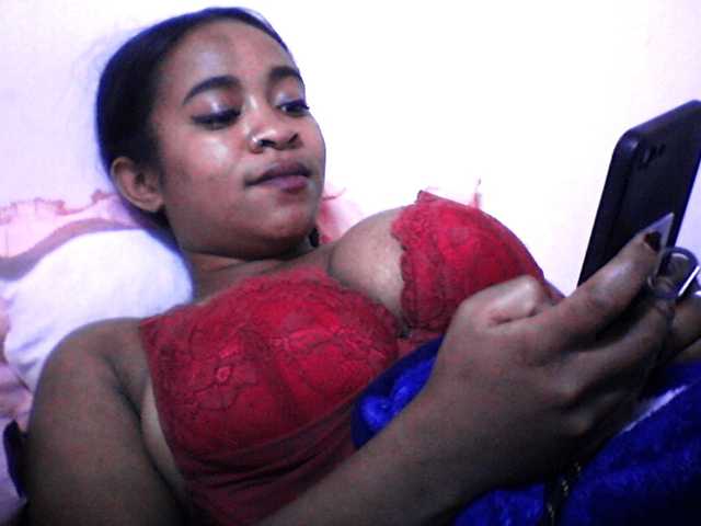Mayrah live cam preview