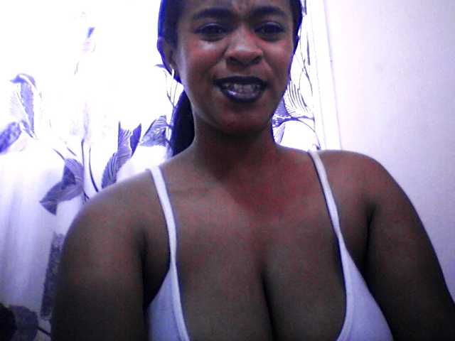 silviaLaBombe live cam on BongaCams