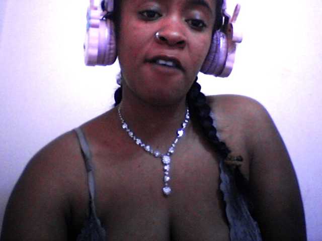silviaLaBombe live cam on BongaCams