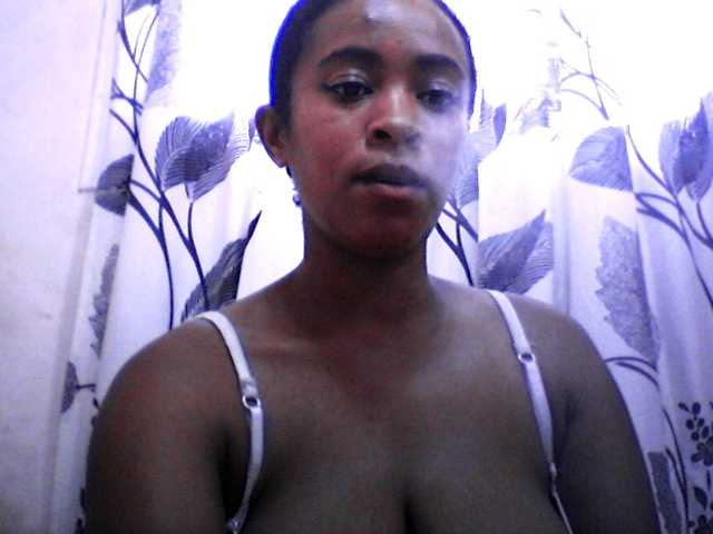 silviaLaBombe's BongaCams show and profile