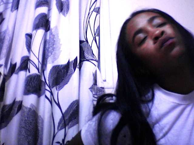 Mayrah live cam