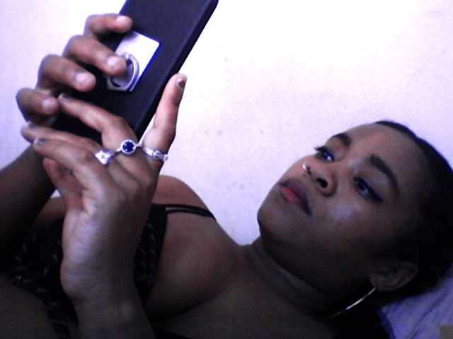 Mayrah live cam on BongaCams