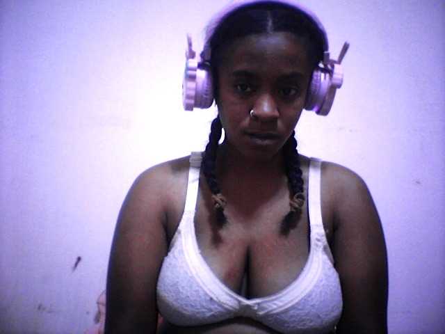 silviaLaBombe live cam on BongaCams