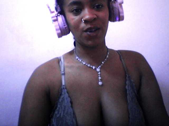 silviaLaBombe live cam on BongaCams