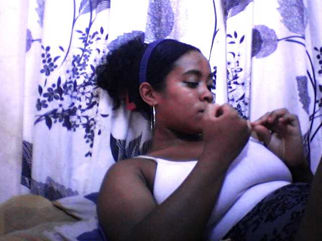 silviaLaBombe's BongaCams show and profile