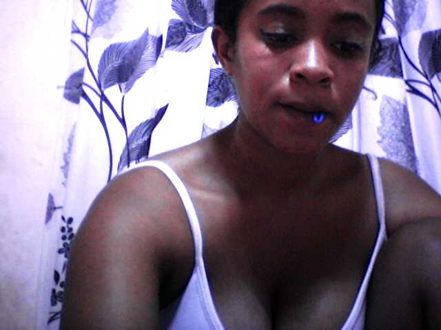 silviaLaBombe's BongaCams show and profile