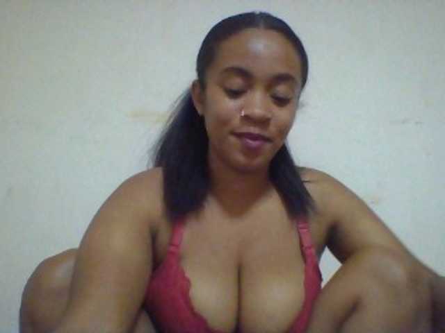 Mayrah live cam preview