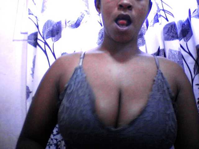 silviaLaBombe's BongaCams show and profile