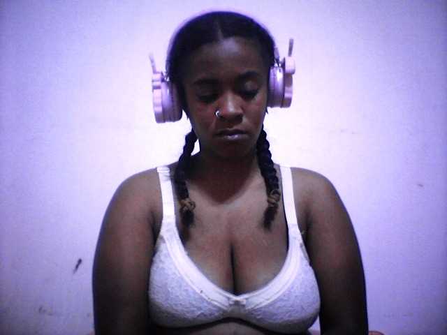 silviaLaBombe live cam on BongaCams