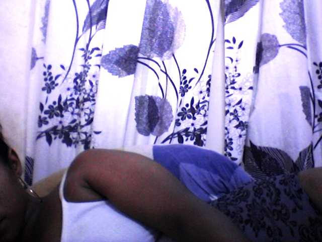 silviaLaBombe's BongaCams show and profile