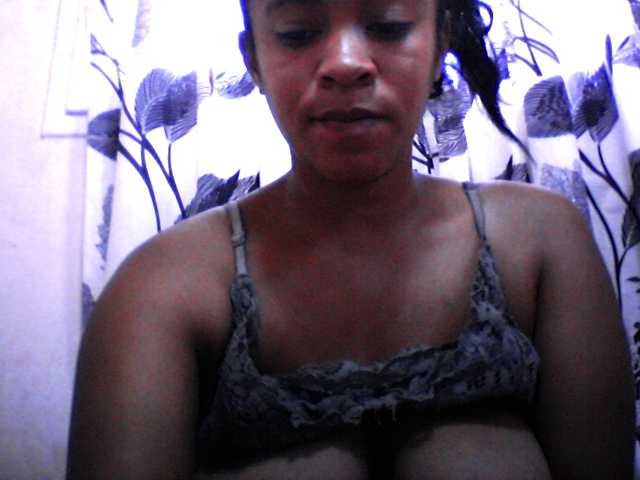 silviaLaBombe's BongaCams show and profile