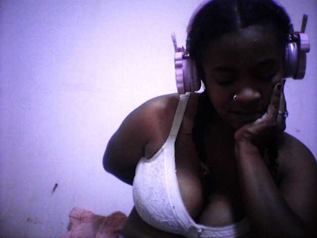 silviaLaBombe live cam on BongaCams