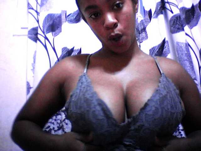 silviaLaBombe's BongaCams show and profile