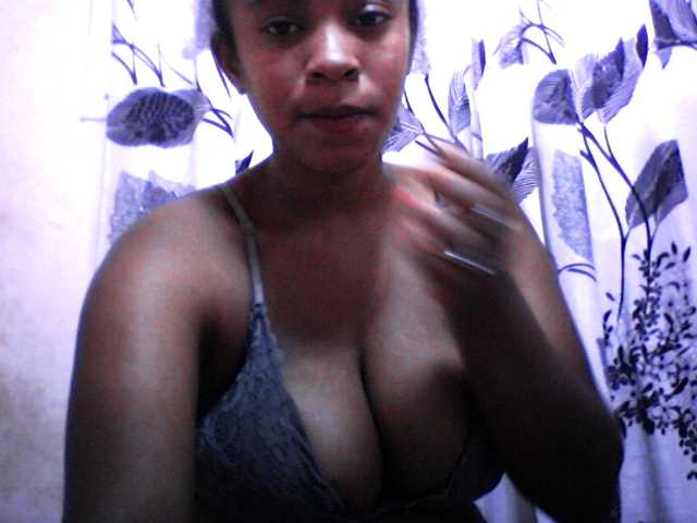 silviaLaBombe's BongaCams show and profile