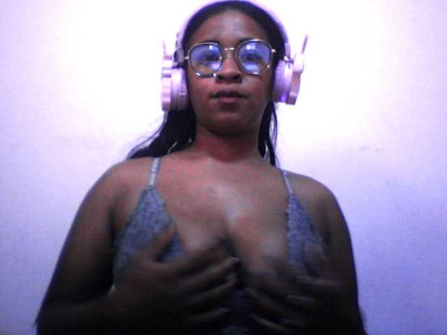 silviaLaBombe live cam on BongaCams