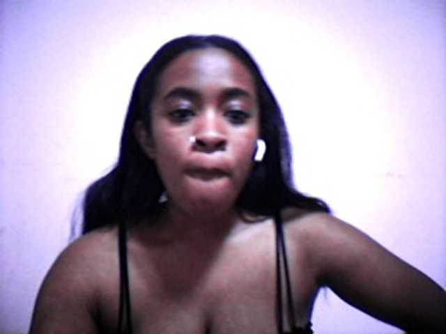 Mayrah live cam preview