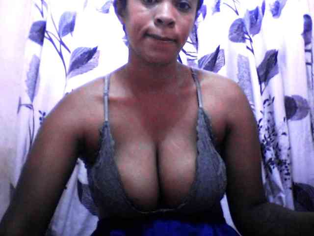 silviaLaBombe webcam