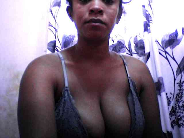 silviaLaBombe webcam