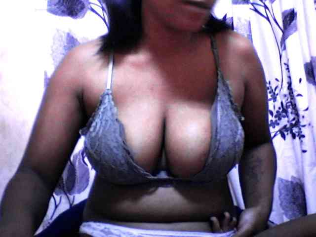 silviaLaBombe webcam