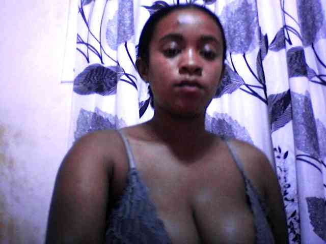 silviaLaBombe webcam