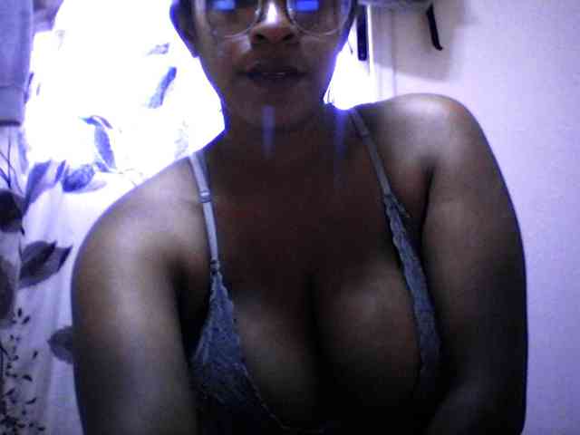 Model: Mayrah