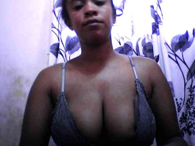 silviaLaBombe webcam