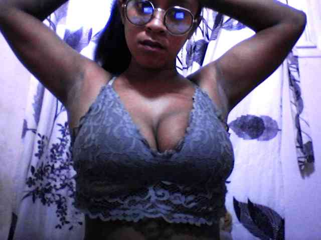 Modèle: silviaLaBombe