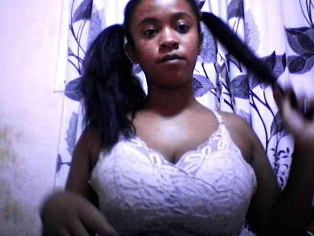 Modèle: silviaLaBombe