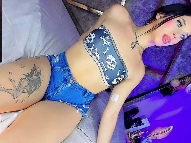 Gia21XXX live webcam show