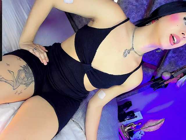 Gia21XXX live webcam show