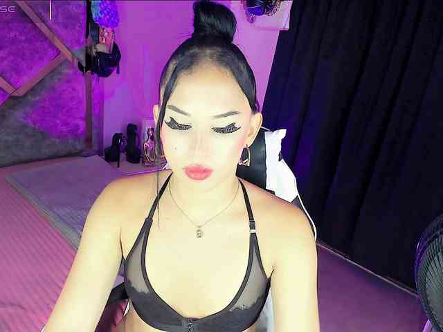 Gia21XXX Live Webcam on BongaCams