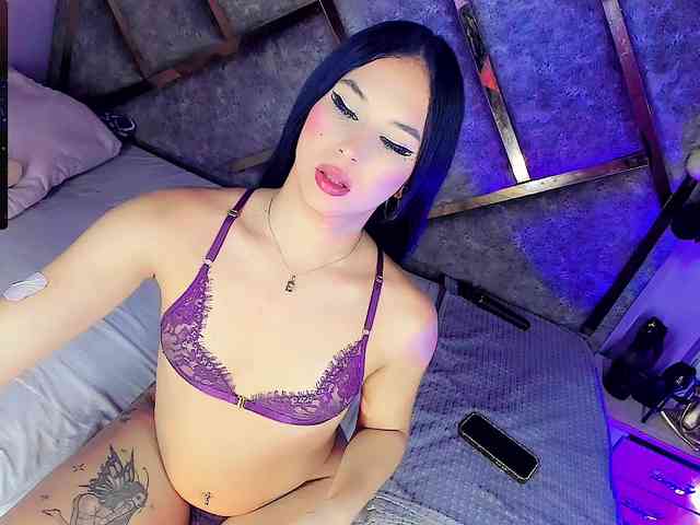 Gia21XXX Live Webcam on BongaCams
