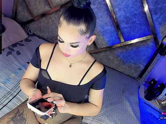 Gia21XXX Live Webcam on BongaCams