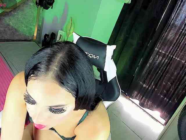 Gia21XXX Live Webcam on BongaCams