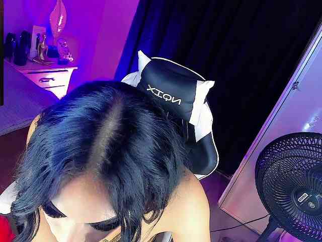 Gia21XXX Live Webcam on BongaCams