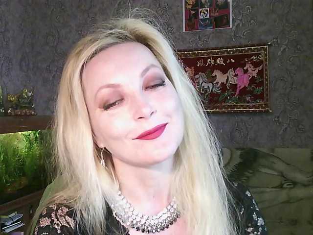 JanessNE's BongaCams show and profile