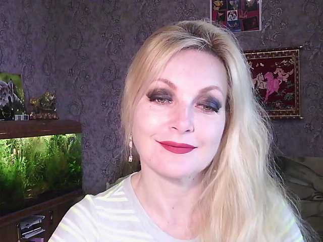 JanessNE's BongaCams show and profile