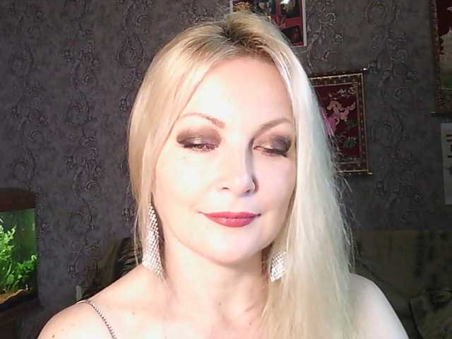 JanessNE, en directo ahora en BongaCams