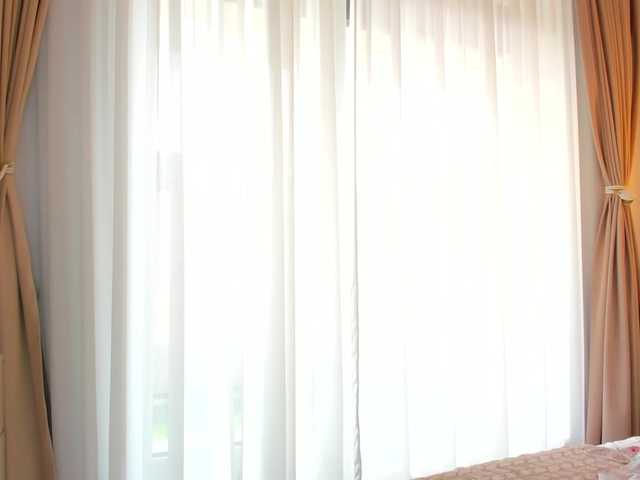 Saradiamond01 live cam on BongaCams