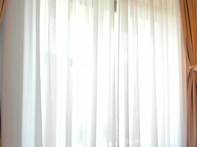 Saradiamond01 live cam on BongaCams