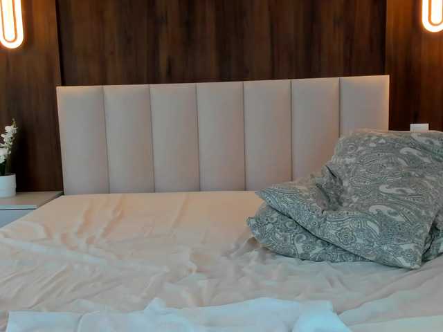 Saradiamond01 live webcam show