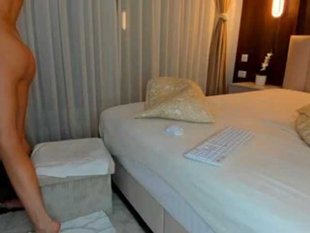 Saradiamond01 live cam on BongaCams