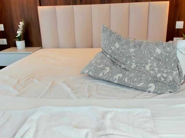Saradiamond01 live webcam show