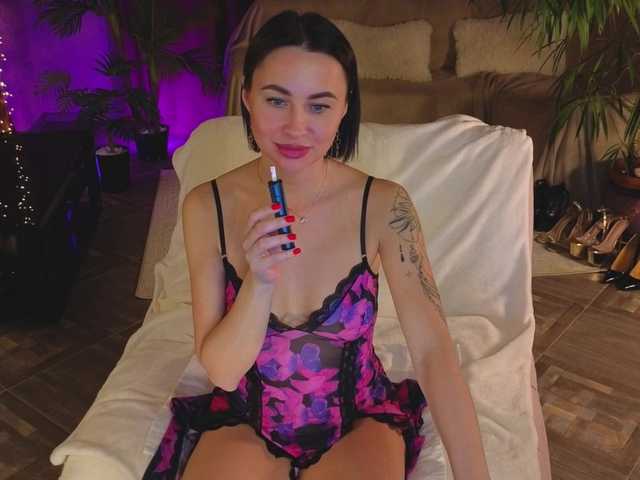 Lilu5107's BongaCams show and profile