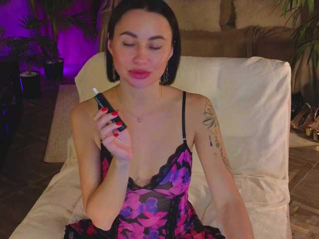 Lilu5107's BongaCams show and profile